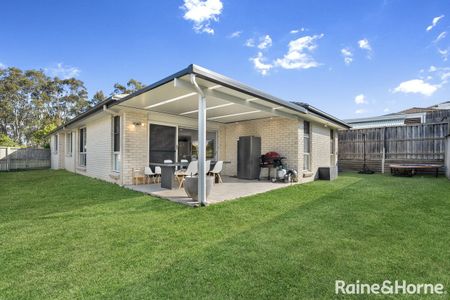 7 Robey Avenue, Middleton Grange, NSW 2171 - Photo 4