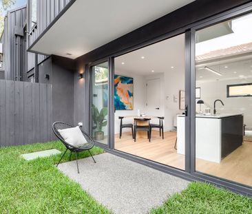 A Refined Retreat in the Heart of Balaclava - Photo 3