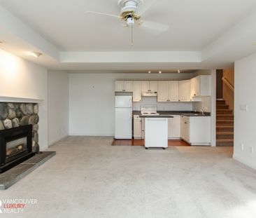 House in West Vancouver, BC - Photo 2