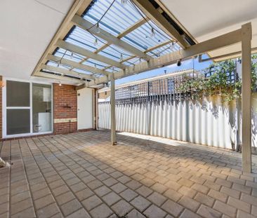 WELL PRESENTED UNIT - 3 BEDROOMS - Photo 3