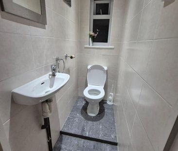 2 bedroom terraced house to rent - Photo 6