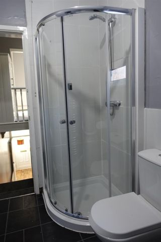 2 bedroom House To Let - Photo 2