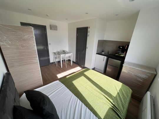 Studio Flat, Mitcham Lane, SW16 - Photo 1