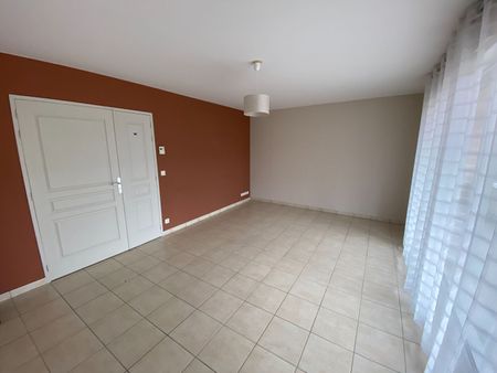 Location Appartement 3 pièces 74m² - Photo 2