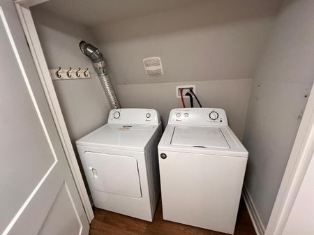 For Lease - 86 Professor Day Drive Unit# Bsmt, Bradford West Gwillimbury, Ontario - Photo 2