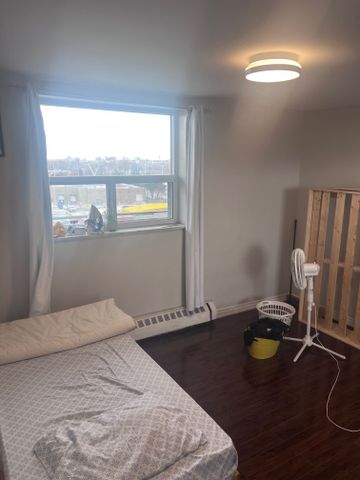 For Lease - 3533 Derry Road, Mississauga, Ontario - Photo 3