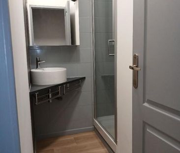 Appartement T2 rénové au 1er étage de 35.60 m² avec cave - LE VAL - Photo 5