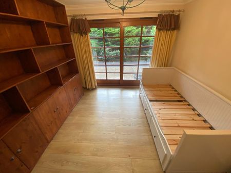 3 bedroom flat to rent - Photo 4