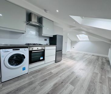 studio to rent - Photo 2