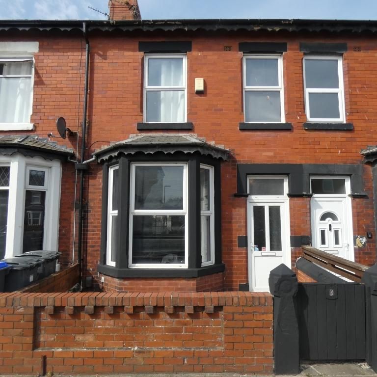 2 bedroom end of terrace house to rent - Photo 1