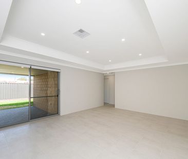 Contemporary Comfort in the Heart of Henley Brook - Photo 2