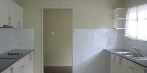 Fantastic Home, 736m² Block - Photo 3