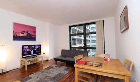 Discovery Docks West, Canary Wharf, London, E14 - Photo 3