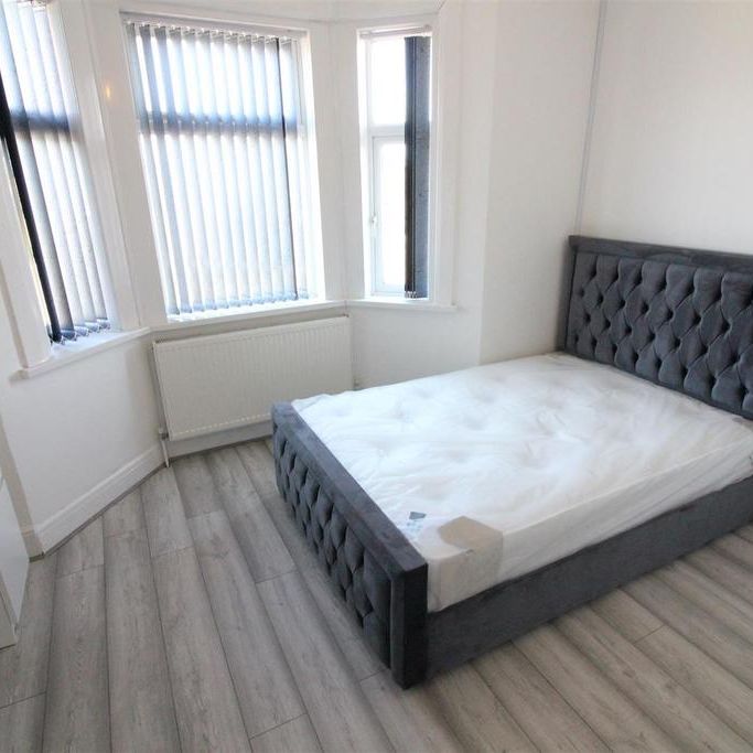 10 bedroom house share to rent - Photo 1