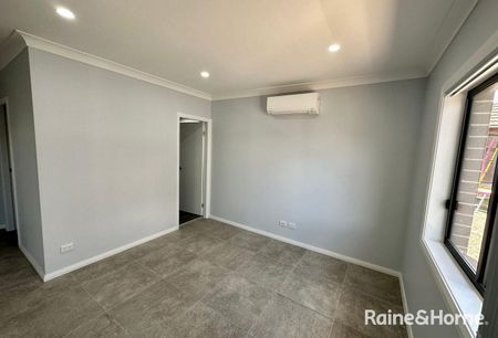 Private with a Modern Interior! - Photo 2