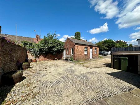 2 bedroom terraced house to rent - Photo 2