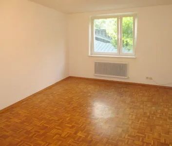 Helle 2-Zi-Wohnung mit Einbauküche, Badewanne, WG-tauglich! - Photo 3