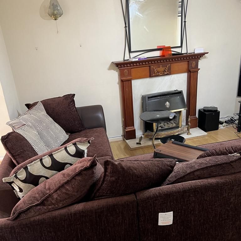 Guest house to rent - Photo 1