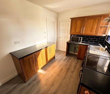 3 bedroom semi-detached house to rent - Photo 6