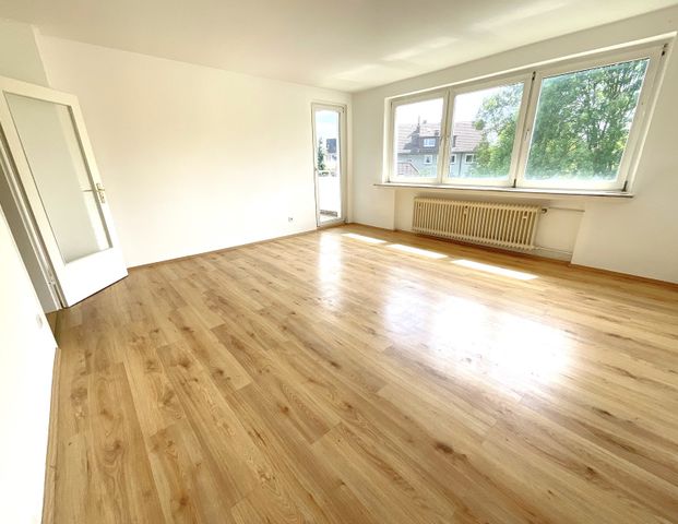 Frisch renovierte 3 Zimmerwohnung mit Balkon - Foto 1