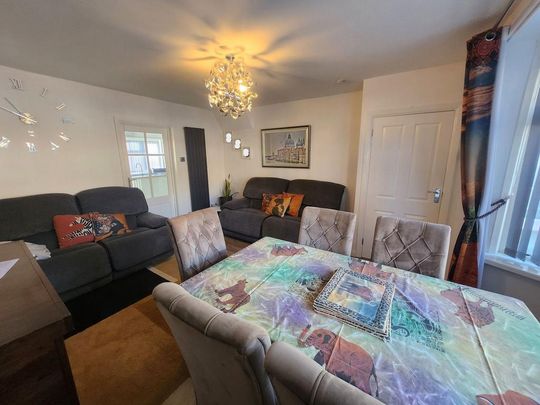 3 bedroom end of terrace house to rent - Photo 1