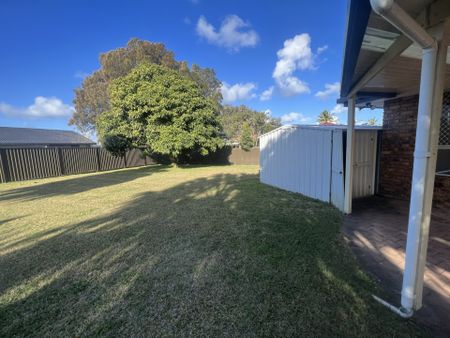 Waterfront Home for Rent - Photo 4
