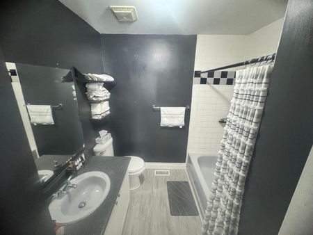 For Lease - 14 Blacksmith Lane, Whitby, Ontario - Photo 3