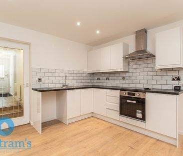 2 bed Flat for Rent - Photo 5