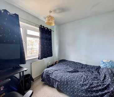 3 bedroom end of terrace house to rent - Photo 3