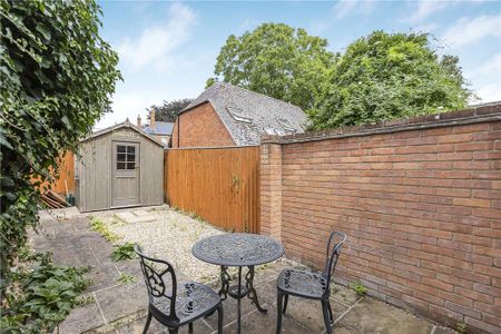 2 bedroom semi-detached house to rent - Photo 3