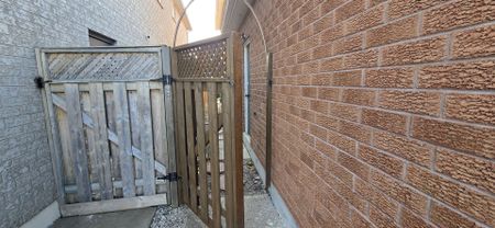 For Lease - 7164 Rosehurst Drive, Mississauga, Ontario - Photo 4