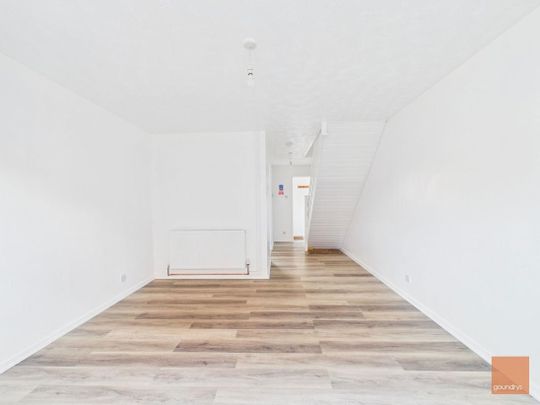 Threemilestone, Truro - Photo 1