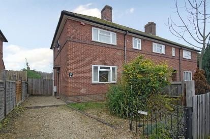 2 bedroom end of terrace house to rent - Photo 2