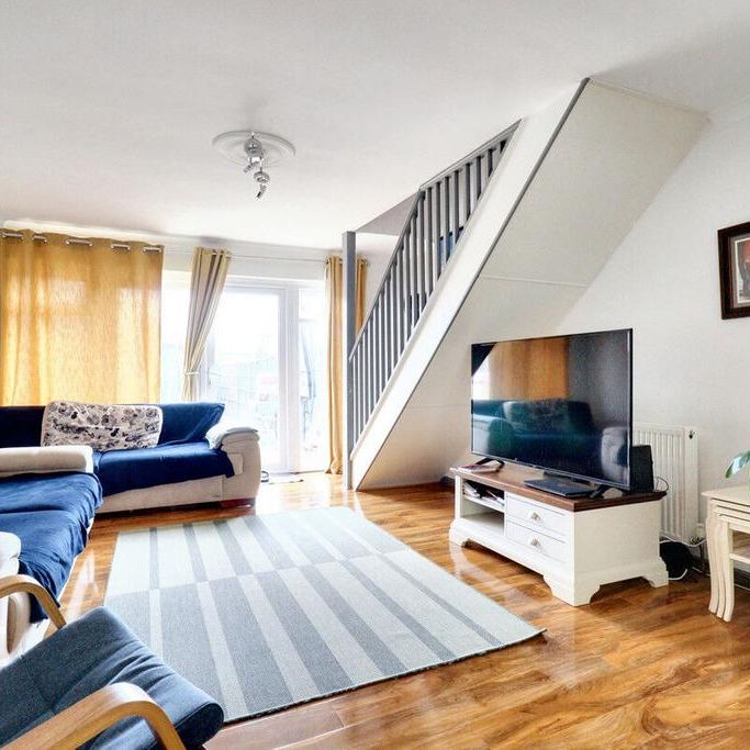 3 bedroom terraced house to rent - Photo 1