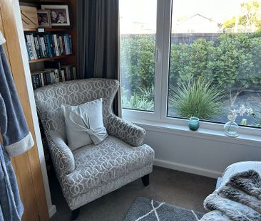 Charming South New Brighton fully furnished - Photo 1