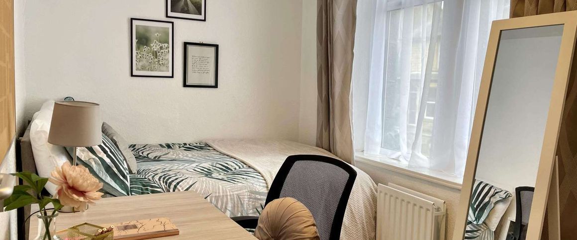 Golgotha Road Room 4 - Photo 1