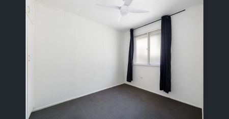 Quiet Duplex Flat- Fenced Courtyard - Photo 3