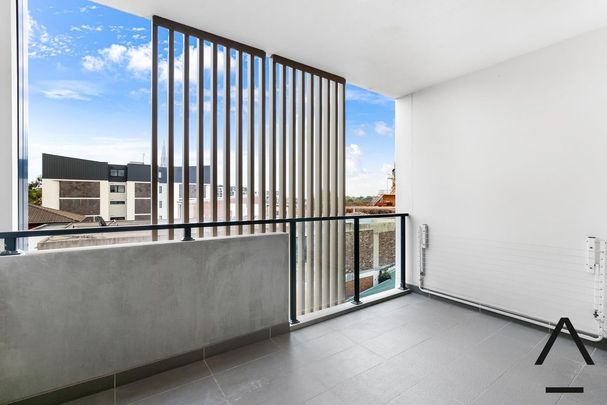 Modern and Convenient Urban Sanctuary in the Heart of Marrickville - Photo 1