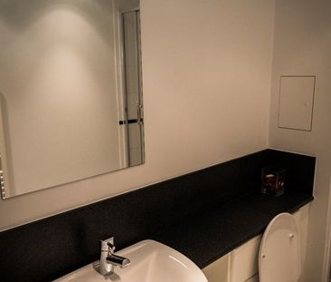 1 Bed Flat, Mapleton Road, SW18 - Photo 2