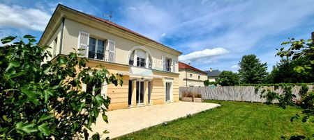 Maison 5 pièces à louer à BAILLY ROMAINVILLIERS - Photo 4