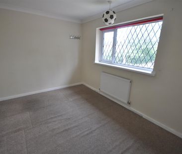 Church Balk, Thorne, Doncaster - Photo 1