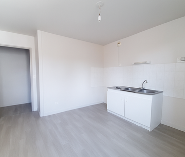 Type 5 refait à neuf de 92 m² – à côté du tram - Photo 1