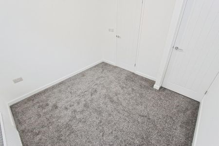 4 bedroom terraced house to rent - Photo 2