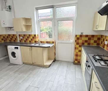 3 bedroom terraced house to rent - Photo 4
