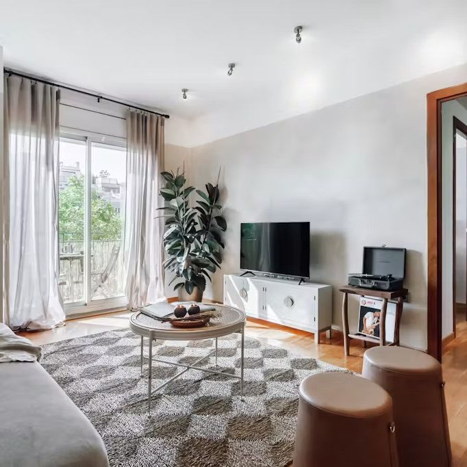 Passeig de Sant Joan, Barcelona, Catalonia 08037 - Foto 1