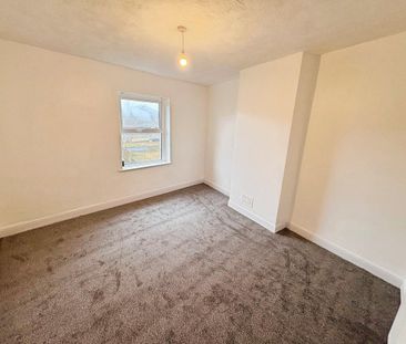 2 bedroom end of terrace house to rent - Photo 3