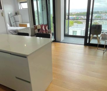 Fully Furnished 1 Bedroom, 1 Bathroom Apartment, 1 Car - Photo 3