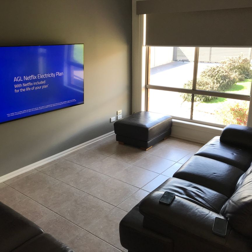 Tullamarine - Photo 1