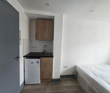 Ormonde Avenue, Epsom KT19, London - Photo 1