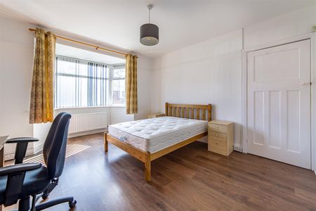 2 bed apartment to rent in Chillingham Road, Newcastle Upon Tyne, NE6 - Photo 3